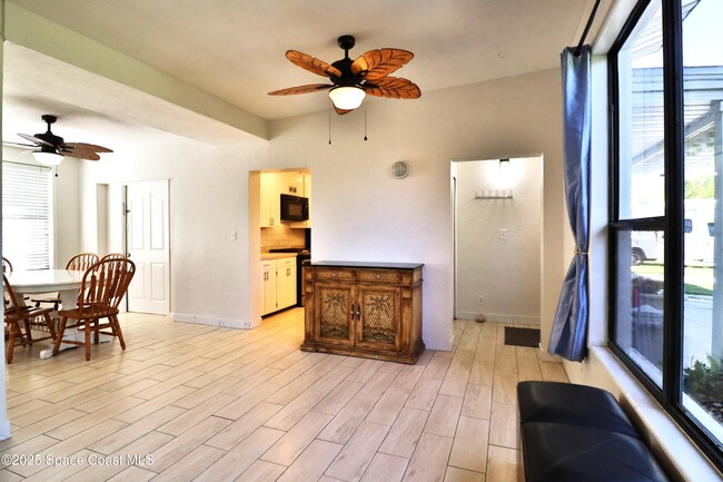 Building Photo - 3681 Rio Vista Way