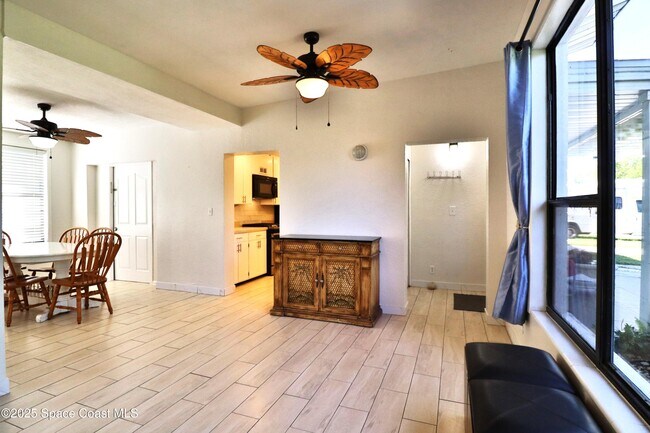 Building Photo - 3681 Rio Vista Way