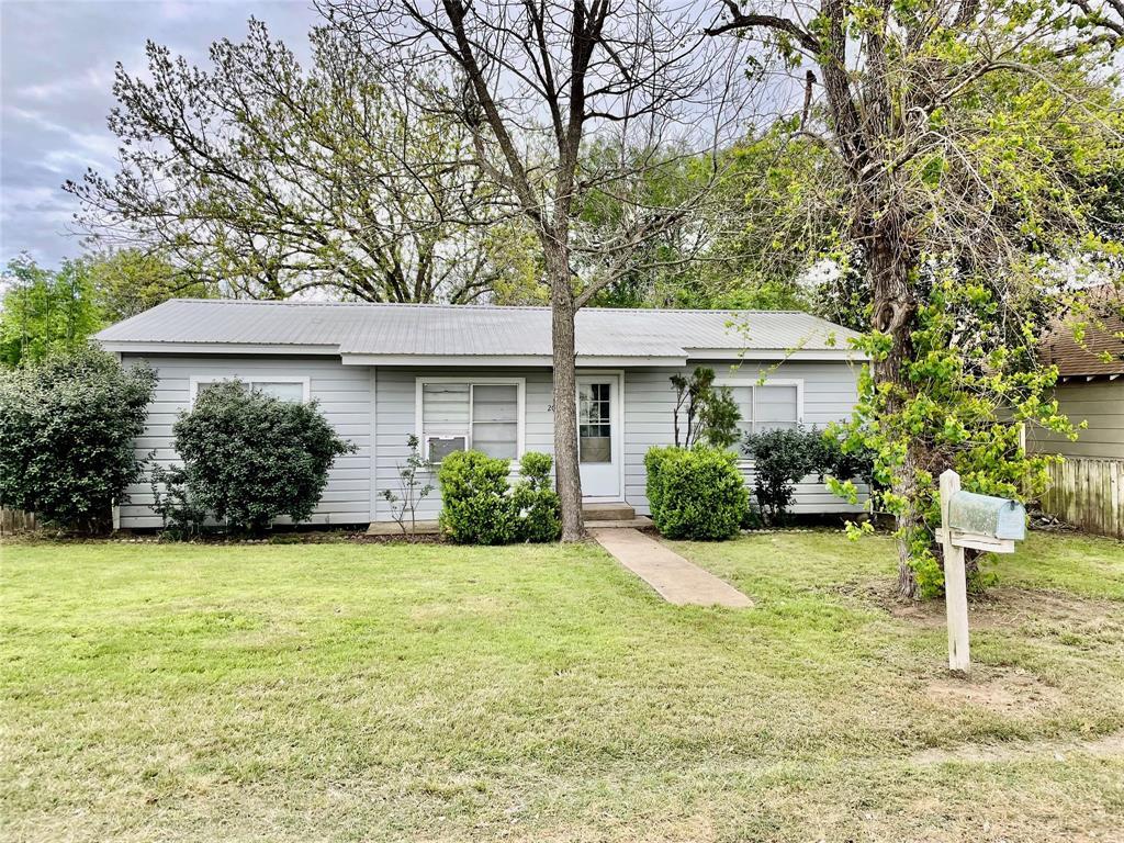 202 Marburger St, Smithville, TX 78957 House Rental in Smithville, TX