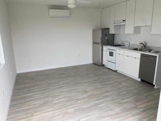 Foto del edificio - 3636 Ethan Allen Ave