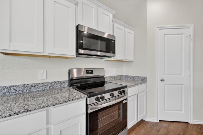 Building Photo - 3918 Applewood Trl