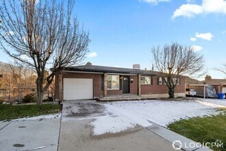 Building Photo - 2768 Carole Dr