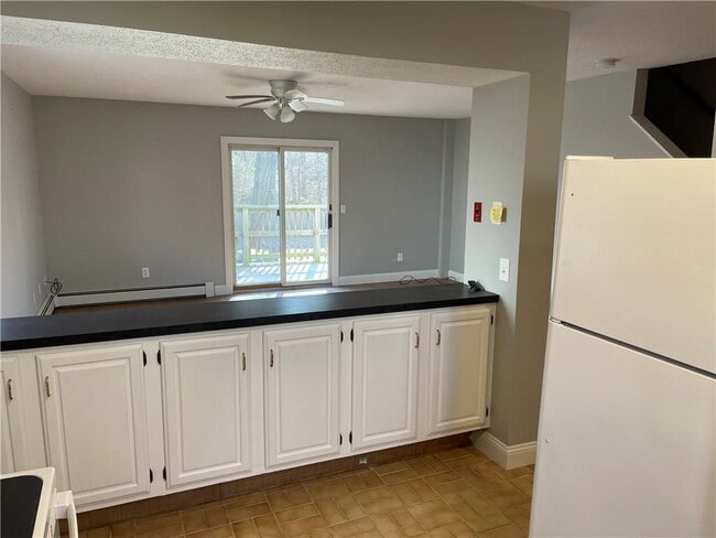 Building Photo - 12 Beacon St