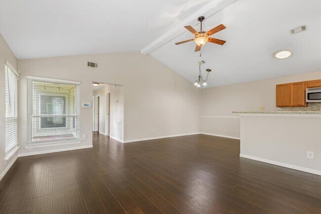Foto del edificio - 16806 Doverwood Way