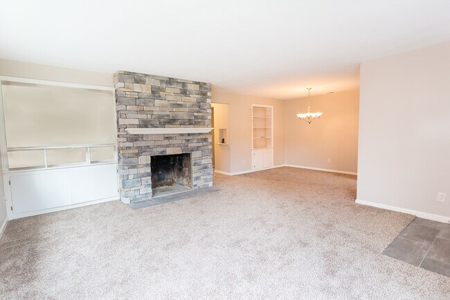 living room and dining room - 423 Lonsdale Ave