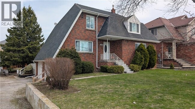 Photo du bâtiment - 250 Highland Rd W