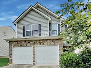 Building Photo - 2425 Valley Creek Dr