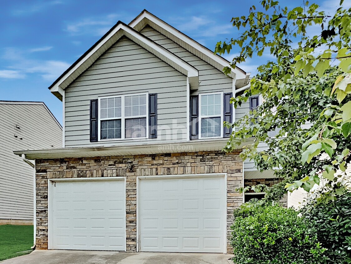 Foto principal - 2425 Valley Creek Dr