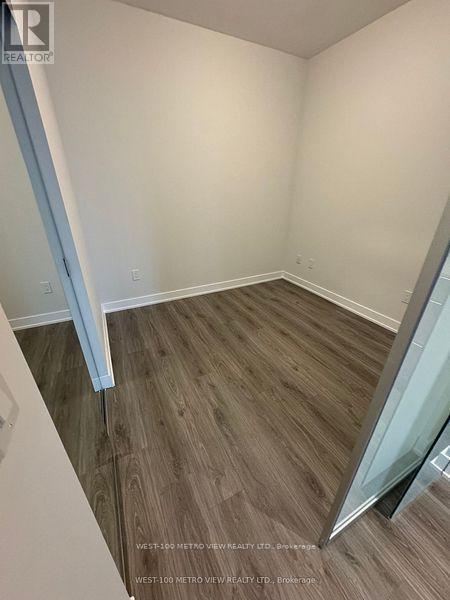 Photo du bâtiment - 4130-4130 Parkside Village Dr