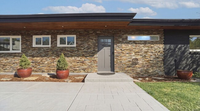 Photo - Wasatch Blvd Gem!! Hot Tub, Sauna, & Trails in Top SLC Location House