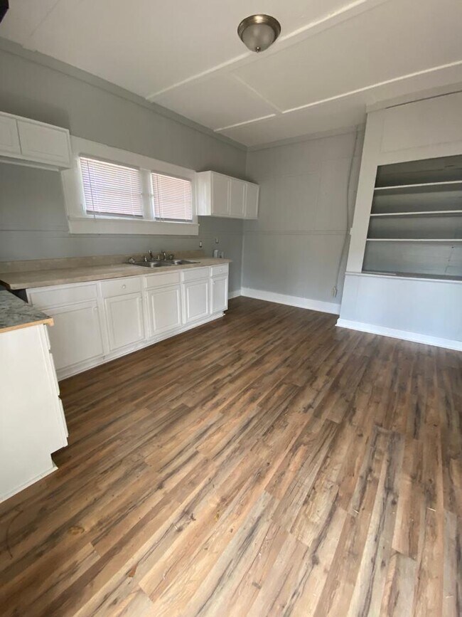 Foto del edificio - 937 Greenville St