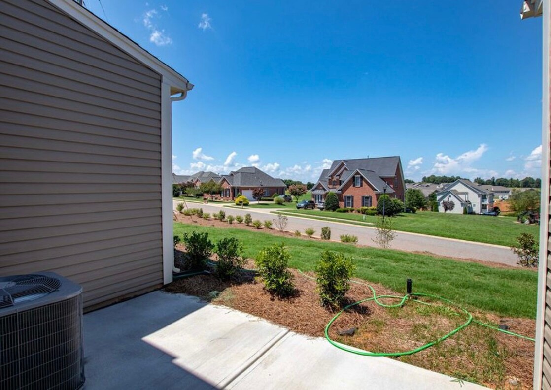 106B Brookshire Lane, Statesville, NC 28677 Townhome Rentals in