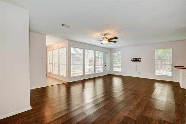 Building Photo - 17742 Fife Ln