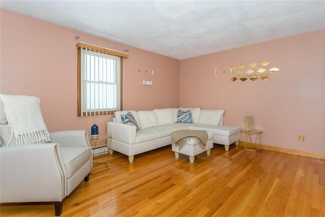 Foto del edificio - 275 Columbus Ave