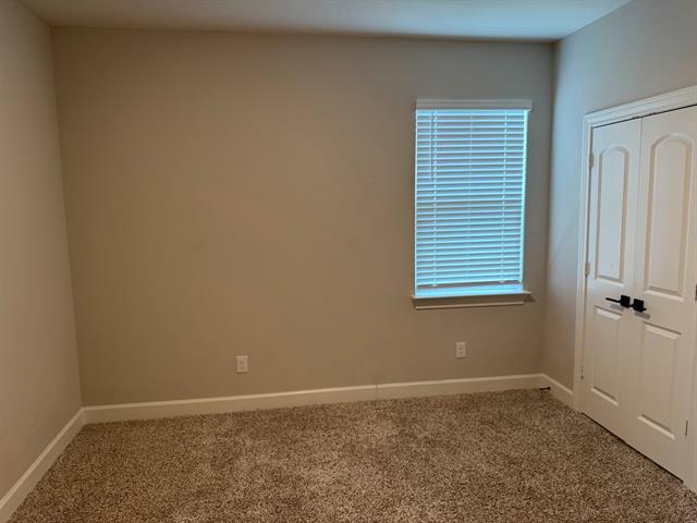 Building Photo - 812 Emerson Dr