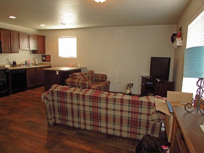 Foto del edificio - 3 Bedroom 2 bath in Vineyard!!