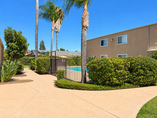 Foto del edificio - Beautiful Updated 2 Bed / 1.5 Bath Condo