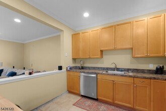 Building Photo - 84 Autumn Ridge Rd