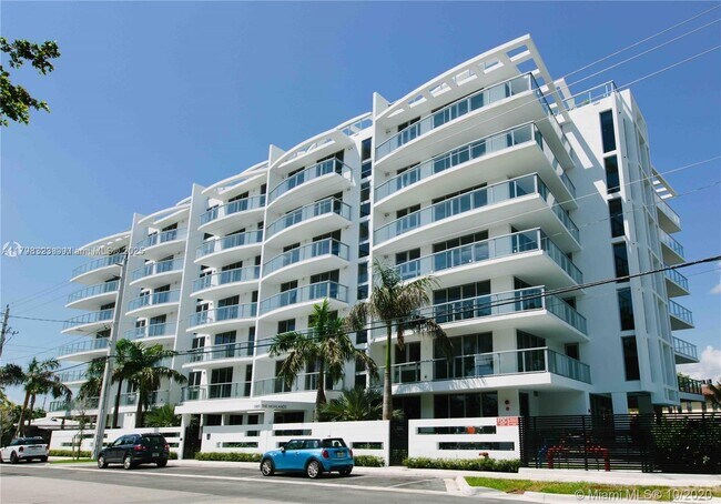 Foto del edificio - 13800 Highland Dr