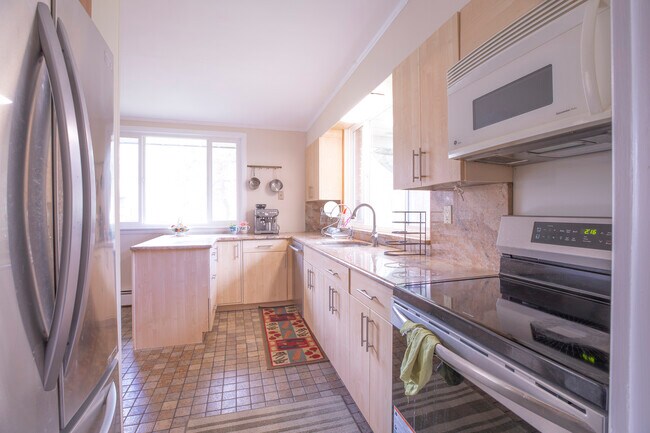 Foto del edificio - 93 Highland Rd