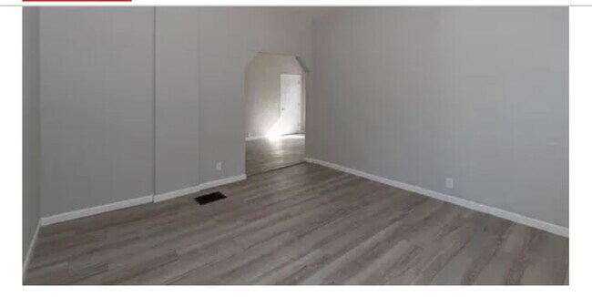 Foto del edificio - 1033 N Belmont Ave