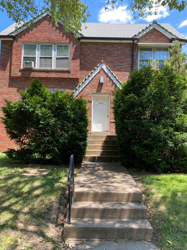 Primary Photo - 5024 Jamieson Ave