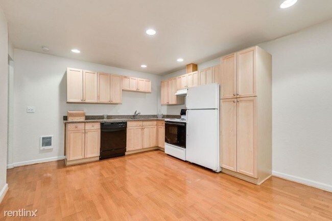 Foto del edificio - 20107 Forest Park Dr NE