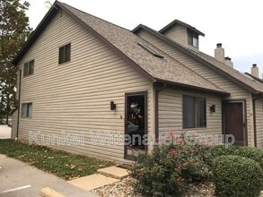 Building Photo - 445 Ponderosa Ave