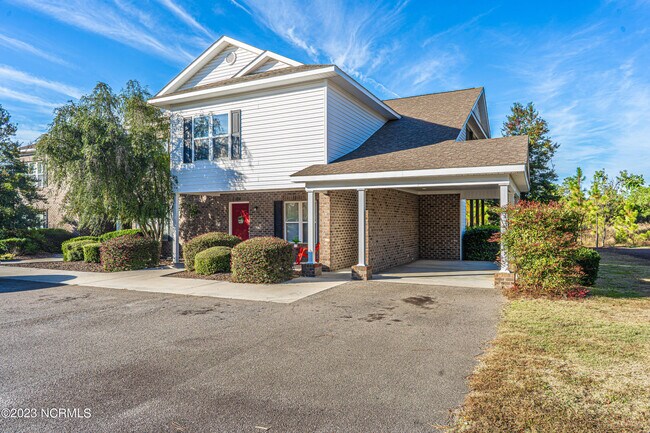 Foto del edificio - 224 Old Course Rd