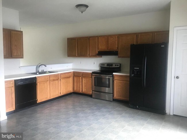 Foto del edificio - 122 Cherry Tree Ln