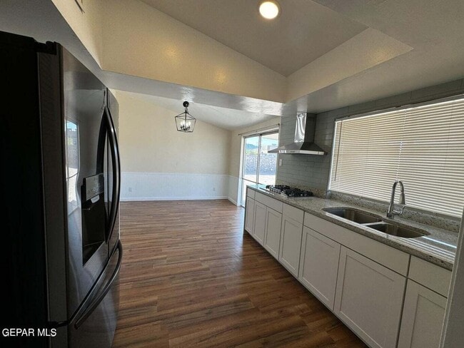 Building Photo - 7121 Alto Rey Ave