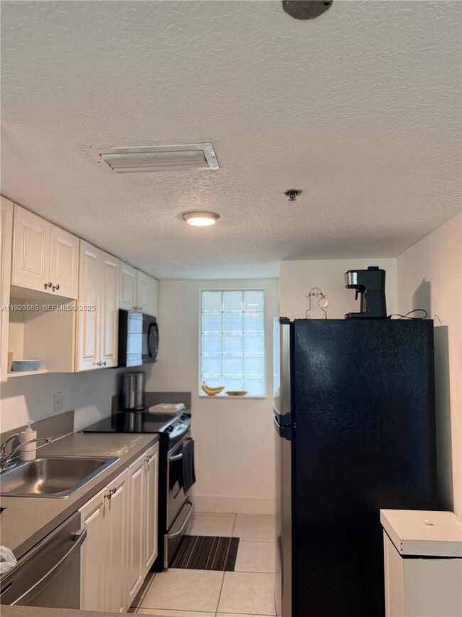 Foto del edificio - 695 SW 11th St