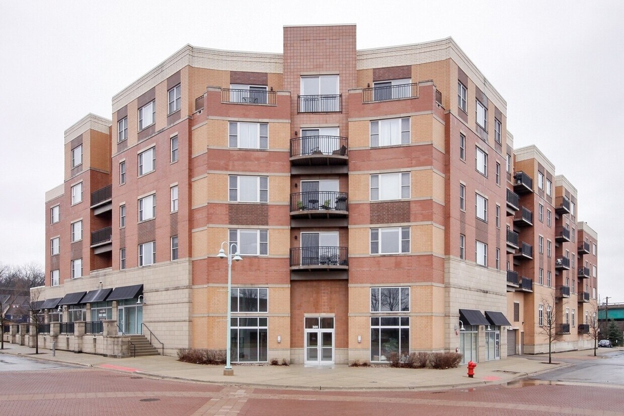 Building - 300 Village Cir