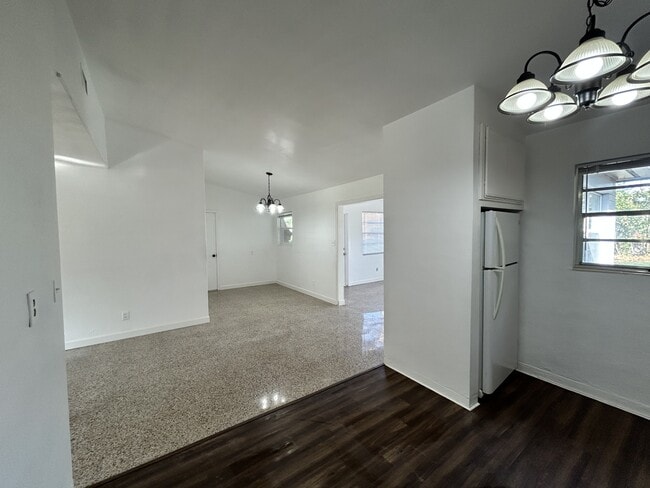 Building Photo - 14 Ronnie Cir