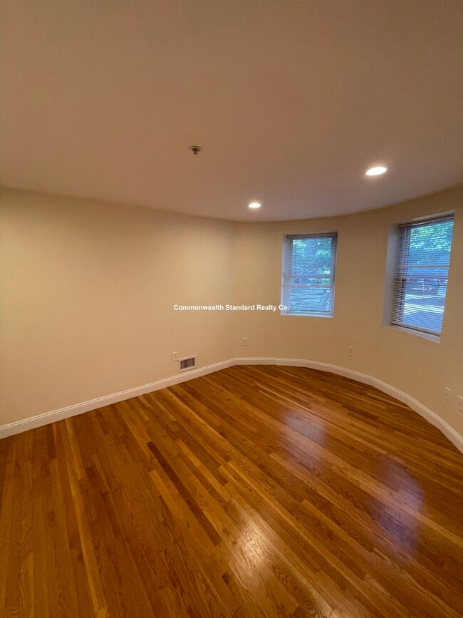 Foto del edificio - 1801 Beacon St