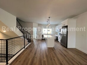 Building Photo - 608 E 340 S