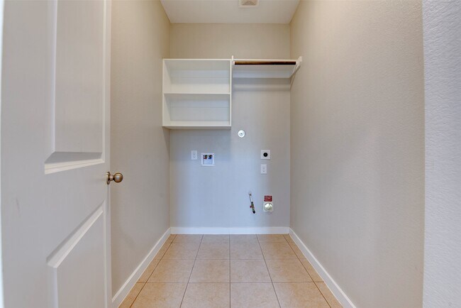 Building Photo - 40828 Mostyn Hill Dr