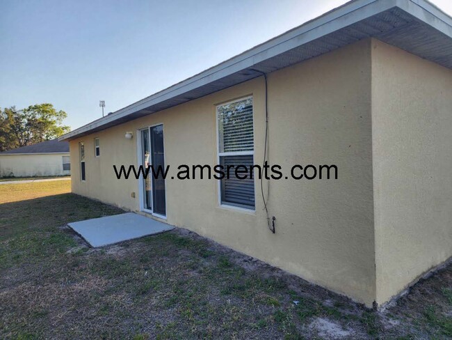 Foto del edificio - Spacious 3-bedroom 2 baths in Poinciana