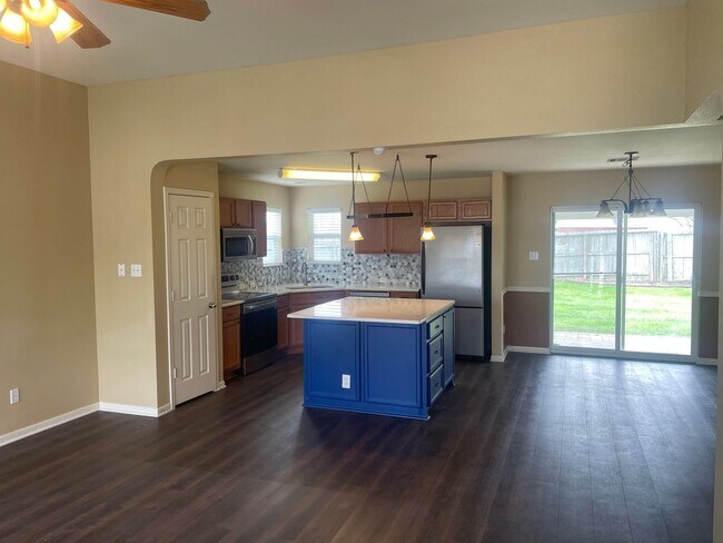 Foto del edificio - 7707 Bridgepointe Dr