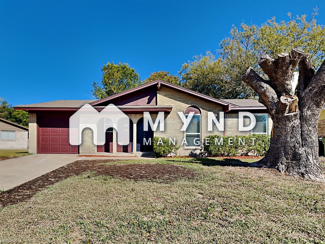 Foto principal - 3 br, 1.5 bath House - 1521 Madera Dr