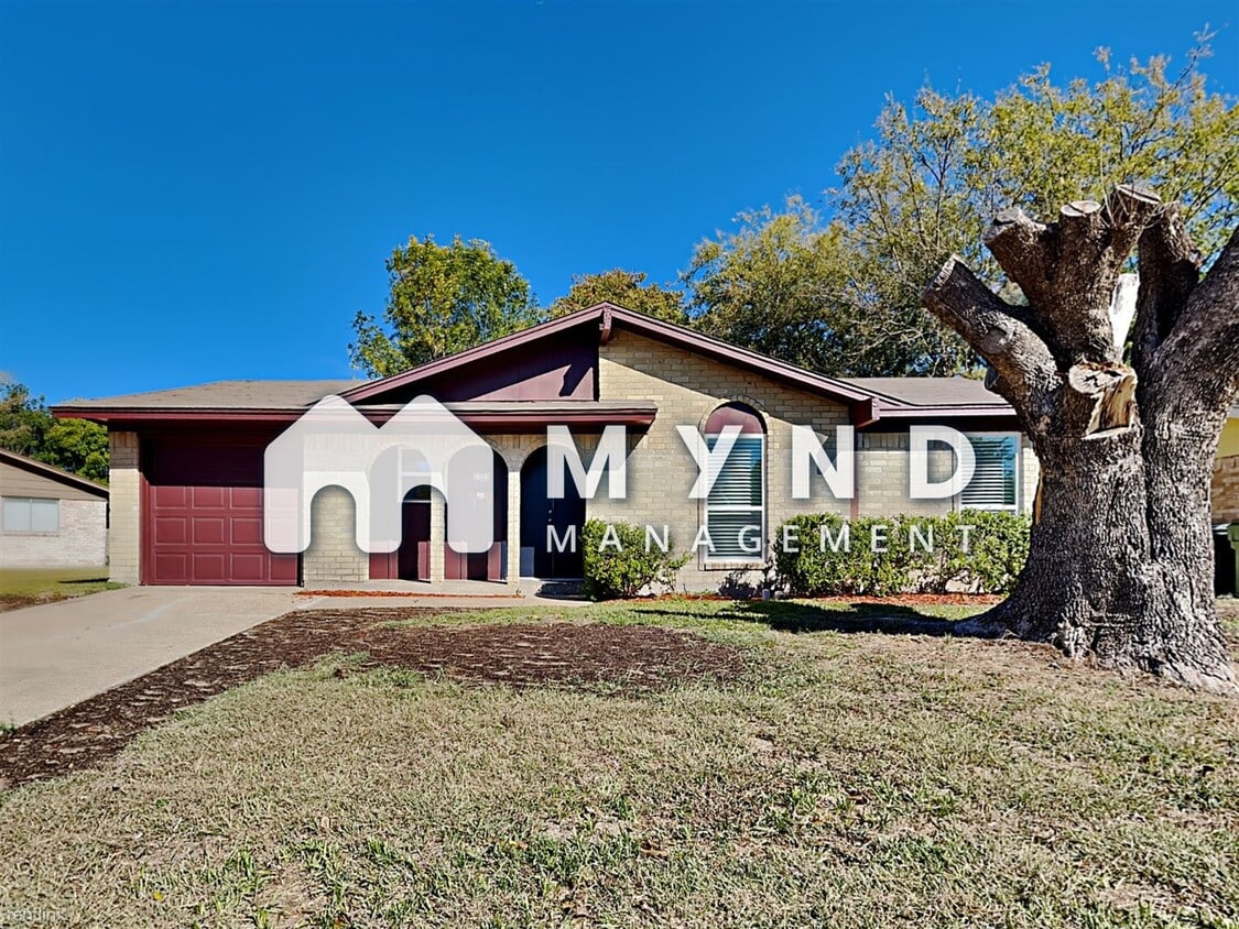 Primary Photo - 3 br, 1.5 bath House - 1521 Madera Dr