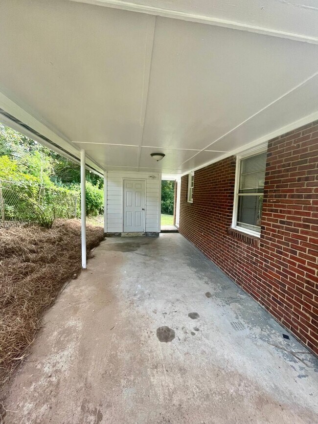 Foto del edificio - Newly renovated Ranch style 3 bedroom 1 ba...
