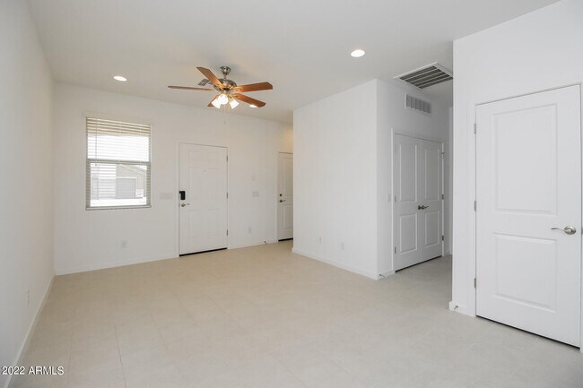 Building Photo - 3768 E Sandoval Dr