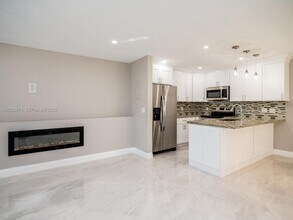 Building Photo - 718 Brittany Park