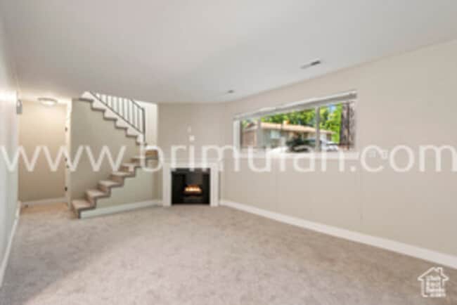 Foto del edificio - 2572 E Canterbury Ln