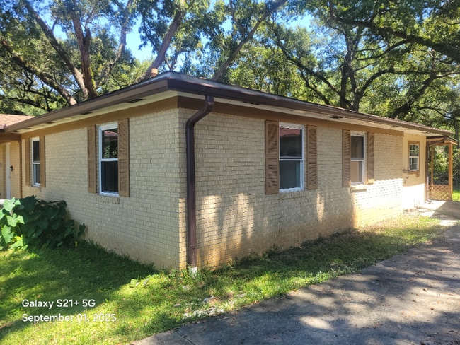 Building Photo - 6590 Dewrell Square