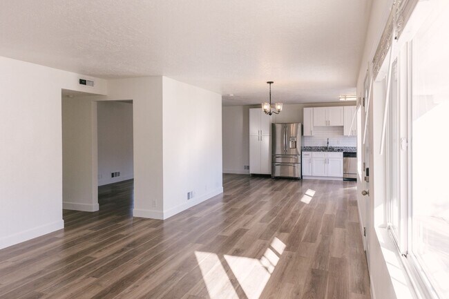 Foto del edificio - Newly renovated 3 bedroom home in the Nort...