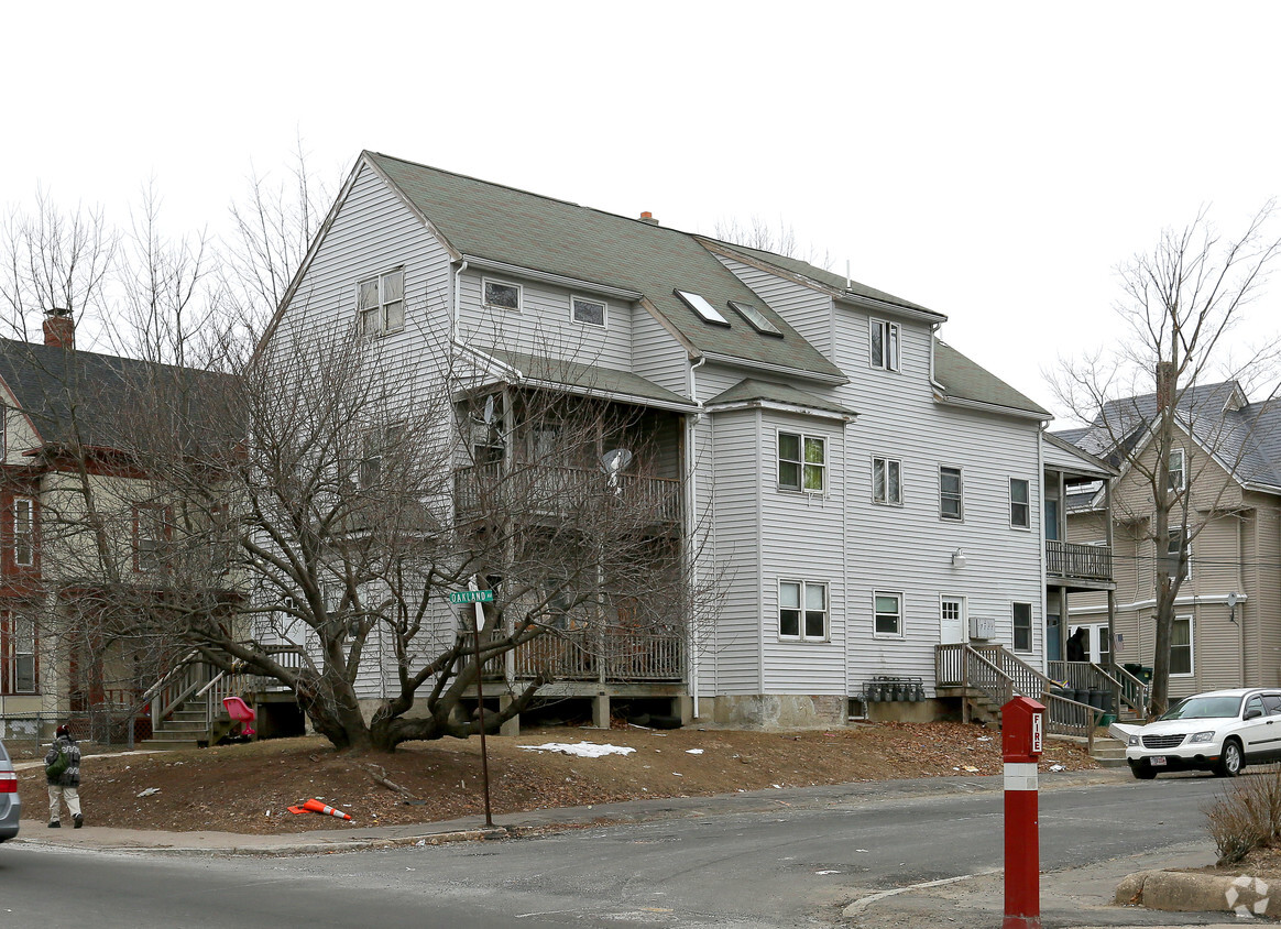 Primary Photo - 231 Pleasant St