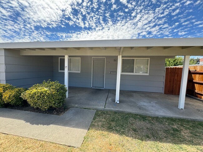 Building Photo - Three Bedroom Home With A Den In West Sacr...