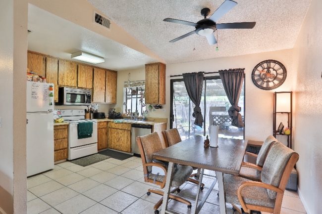 Building Photo - 8620 Coolwoods Way